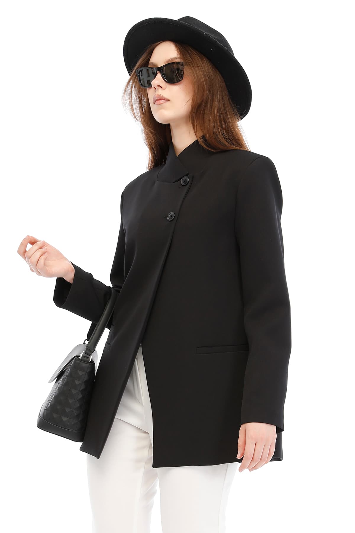 Temiz Kesim Asimetrik Blazer — Siyah — görsel 4